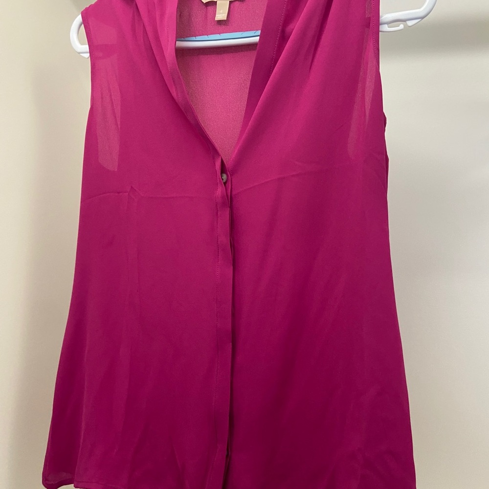 Great short sleeve blouse. Button down